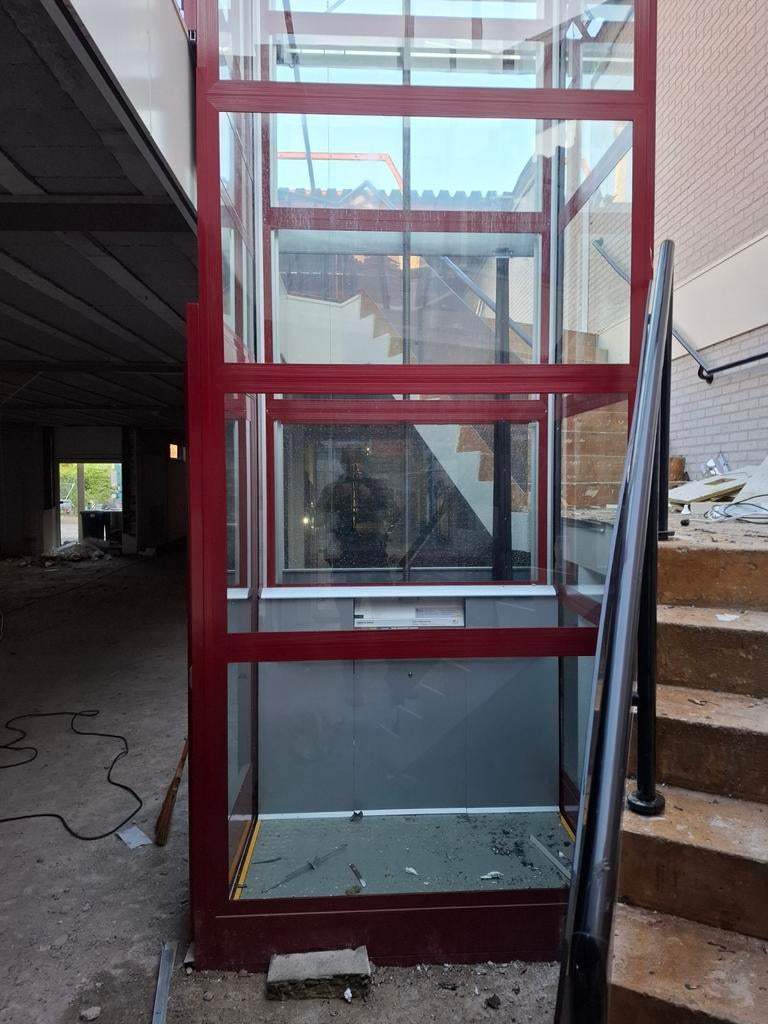 Personenlift 1 verdieping, Ophalen