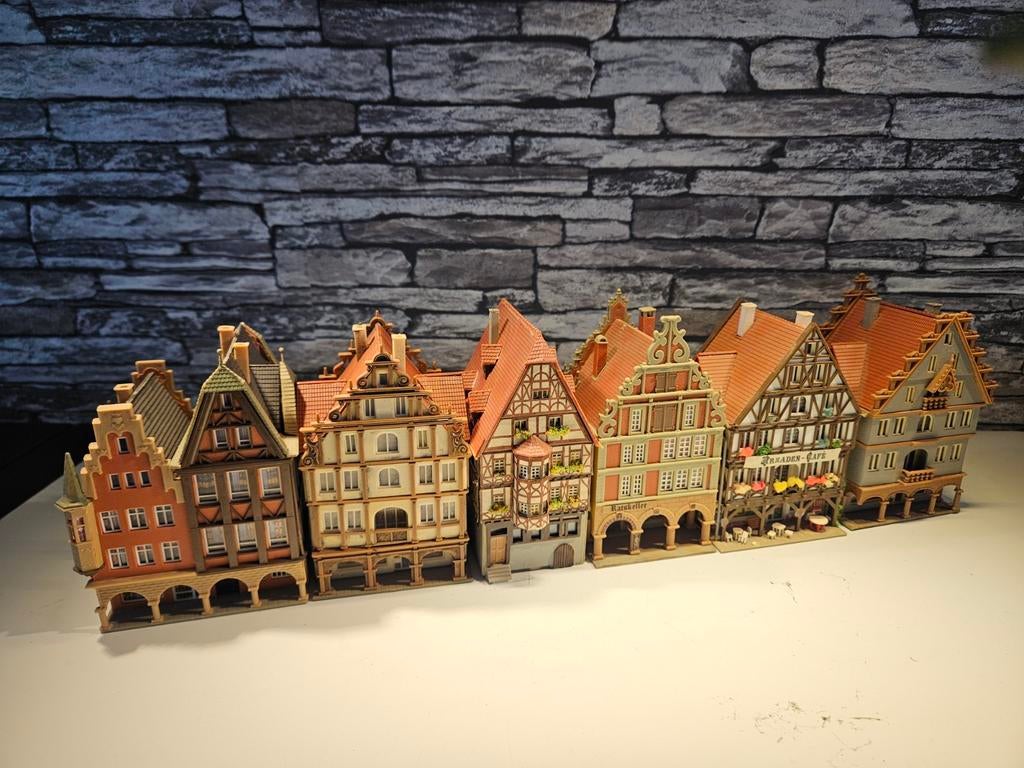 Straat4 historische gebouwen huizen N spoor modeltrein 1:160, Overige merken, Gebruikt, Gelijkstroom of Wisselstroom, Brug, Tunnel of Gebouw
