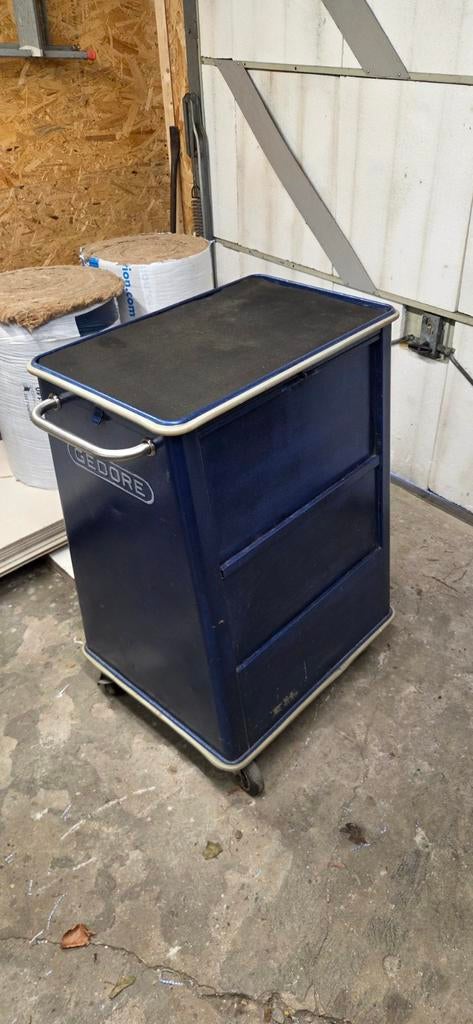 Gedore Adjutant 1580 gereedschapswagen, Ophalen