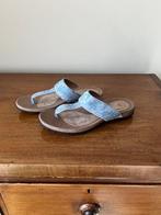 Nieuw: blauwe leren Teva teenslippers; maat 37/38, Slippers, Blauw, Nieuw, Ophalen of Verzenden