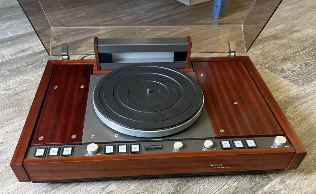 TD226 Thorens platenspeler, Ophalen, Zo goed als nieuw, Platenspeler, Thorens