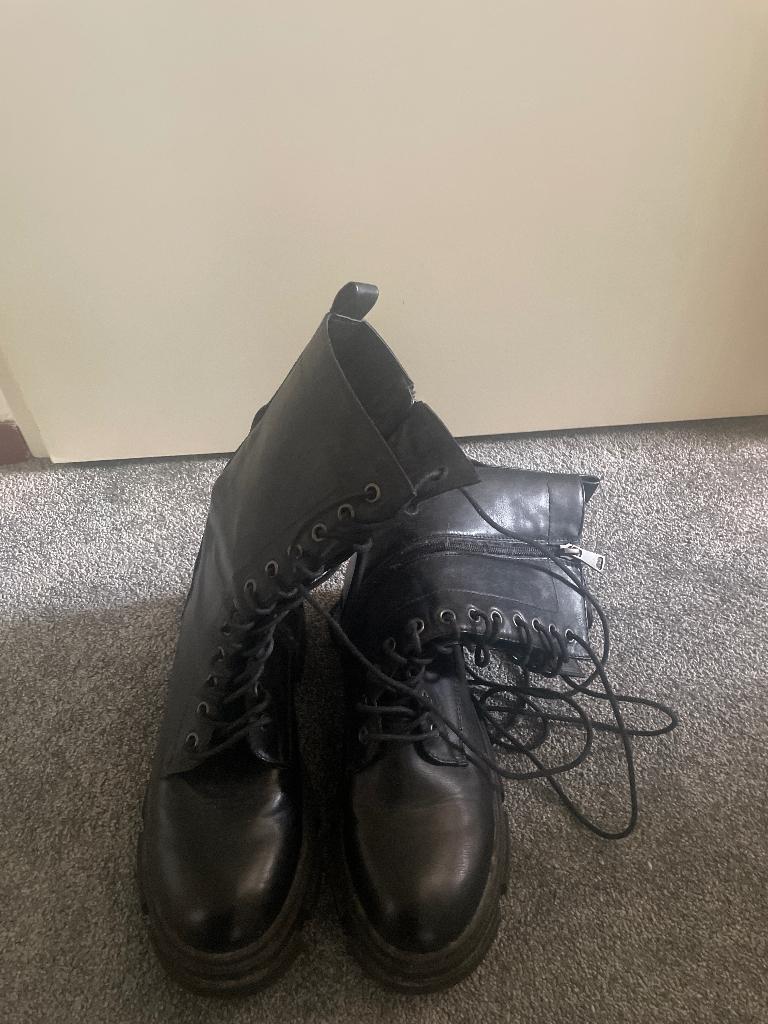 Zwarte laarzen maat 38, Kleding | Dames, Schoenen, Hoge laarzen, Zwart, Ophalen of Verzenden, Scapino