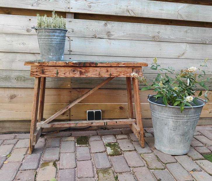Oud schilders bankje / Industrieel  tv meubel / werkbankje, Tuin en Terras, Tuinbanken, Ophalen
