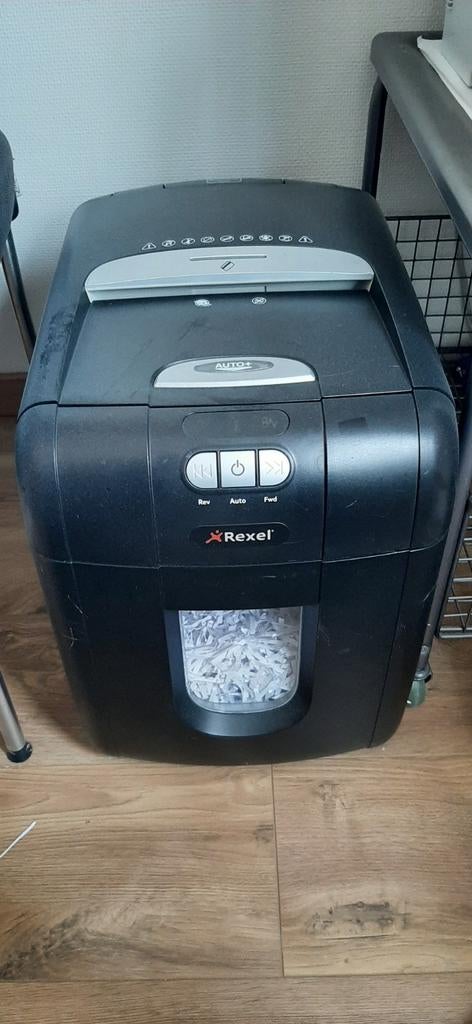 Versnipperraar, Ophalen, Gebruikt, Zwart