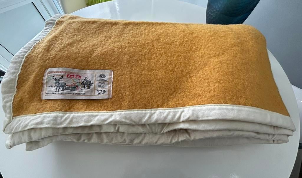 Zuiver scheerwol AaBe oker gele deken, Huis en Inrichting, Ophalen of Verzenden, Zo goed als nieuw