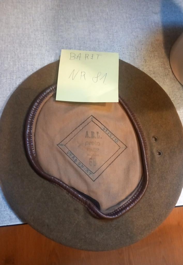 baretten Belgisch leger (zoekertje NR5), Ophalen of Verzenden, Landmacht, Nederland, Helm of Baret