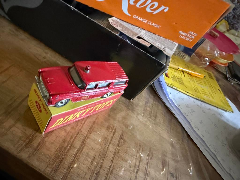 Dinky Toys Nash Rambler Fire Chief - Bijna Nieuwstaat met Do, Z, C, Dinky Toys, Ophalen of Verzenden
