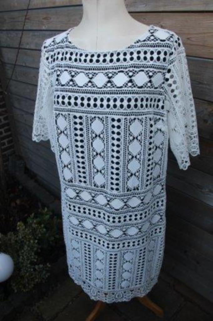Jurk offwhite kant Ana alcazar mt 44 Vaste prijs AANBIEDING, Kleding | Dames, Jurken, Zo goed als nieuw, Maat 42/44 (L), Wit, Knielengte