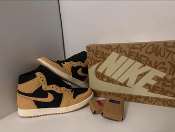 Air Jordan 1 Retro High OG 39 Gloednieuw beschikbaar voor biedingen