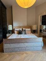 Mooi houten bed inclusief 2 sidetables, Ophalen, Zo goed als nieuw, Tweepersoons
