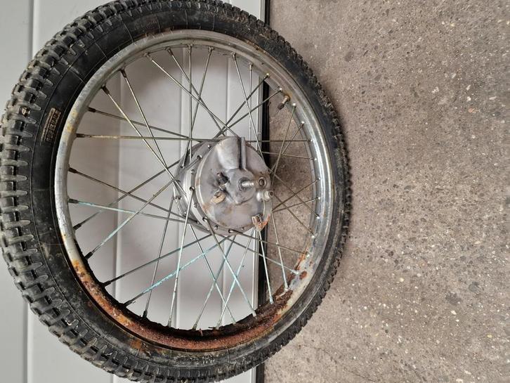 Zündapp 448 Hai 19 inch voorwiel, naaf van binnen als nieuw., Fietsen en Brommers, Brommeronderdelen | Zundapp, Gebruikt, Overige typen