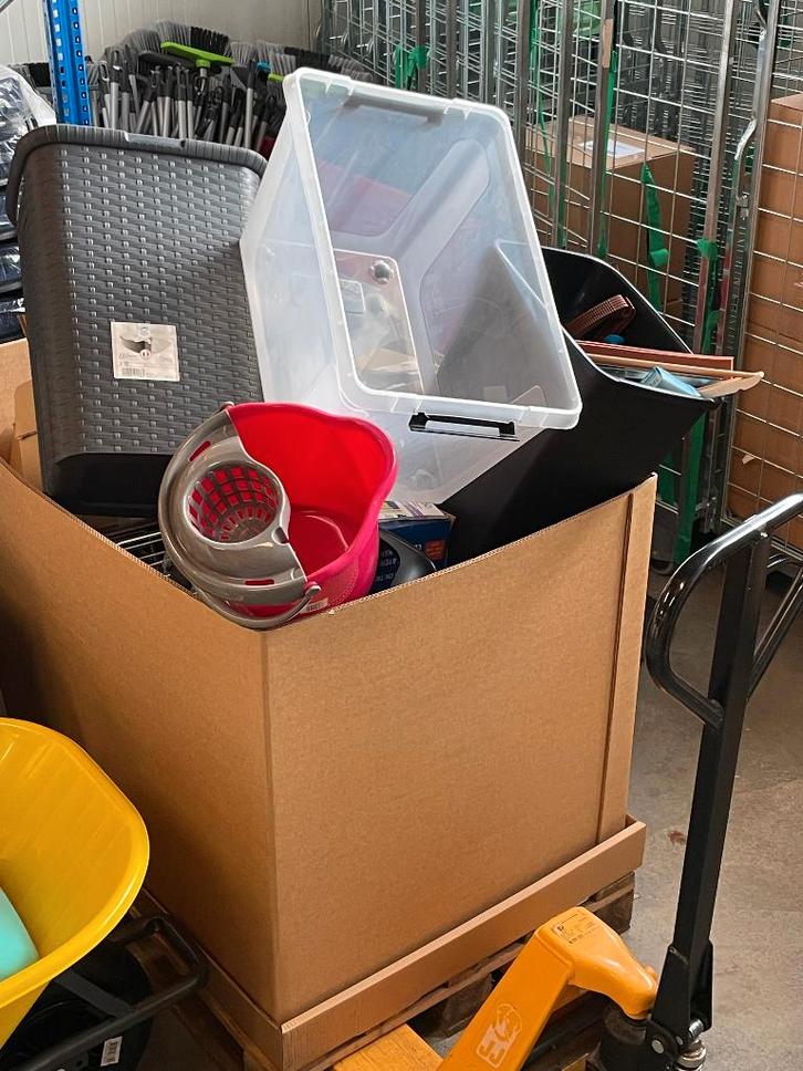 Grote doos -  Rommelmarkt spullen  90% nieuwe producten, Diversen, Rommelmarktspullen, Nieuw, Ophalen