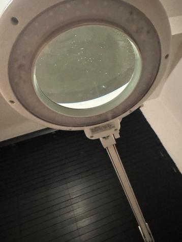 Loeplamp voor Salon beschikbaar voor biedingen