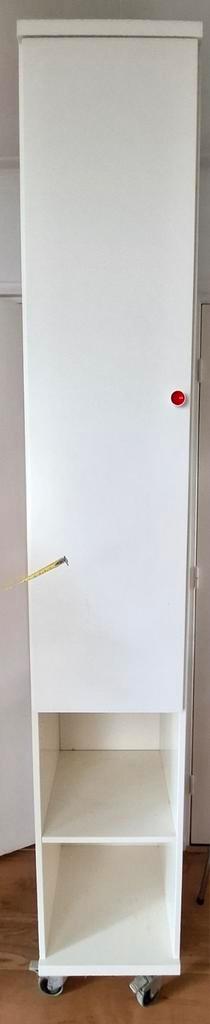 Handige smalle ikea kast veel opbergruimte wieltjes gebruikt, Huis en Inrichting, Kasten | Overige, Gebruikt, Ophalen