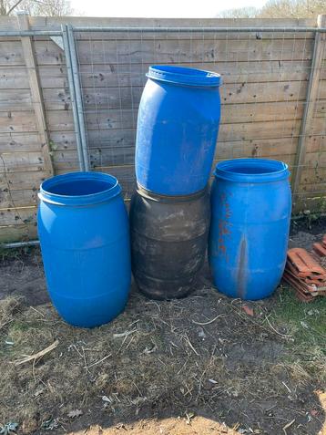 Regentonnen 200 liter beschikbaar voor biedingen