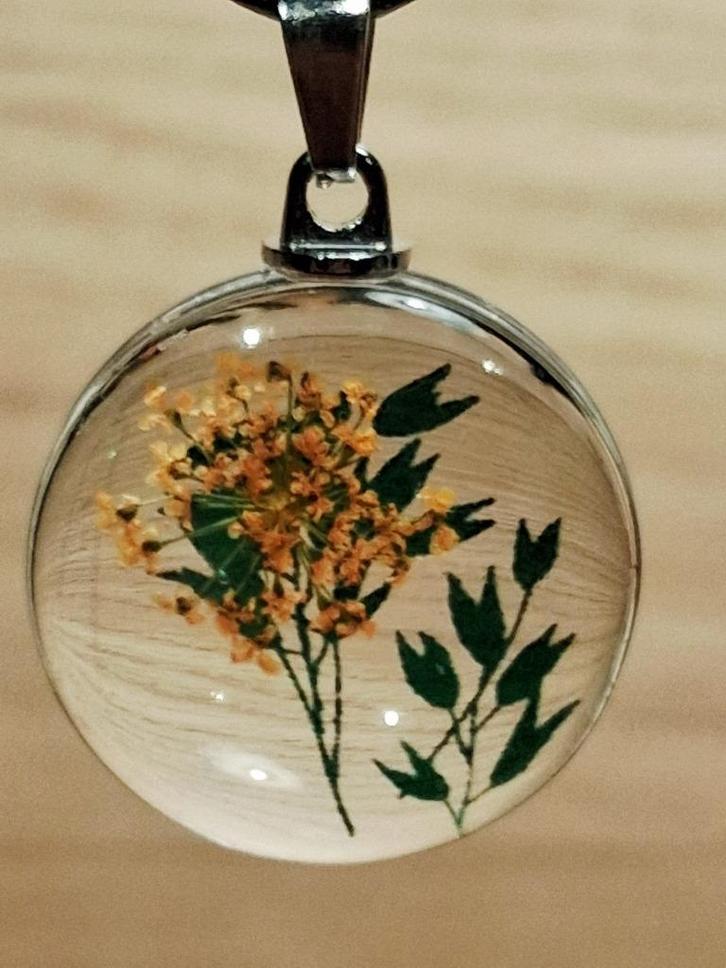 glazen hanger oranje bloemen, Sieraden, Tassen en Uiterlijk, Kettinghangers, Nieuw, Glas of Kristal, Oranje, Ophalen of Verzenden