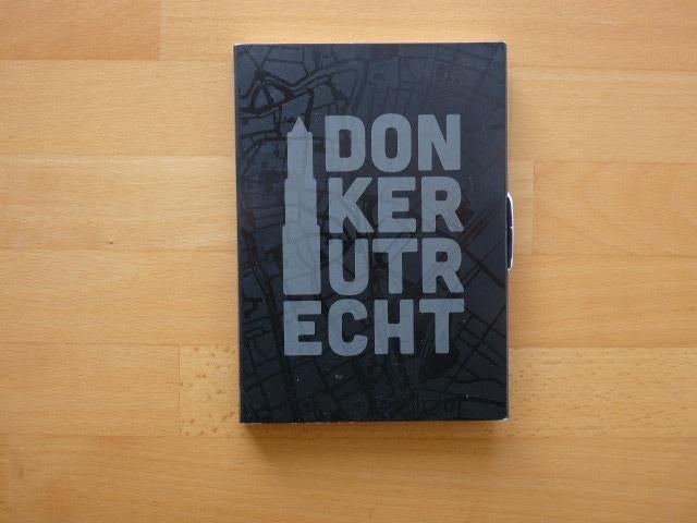 Donker Utrecht, Merijn van der Vliet 2012, Ophalen of Verzenden, Zo goed als nieuw, Overige onderwerpen