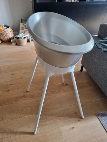 LUMA Babybadje met accessoires beschikbaar voor biedingen