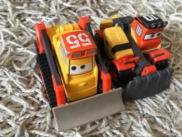 Planes pinecone en avalanche auto’s 8 cm lang. Ze rijden wel beschikbaar voor biedingen