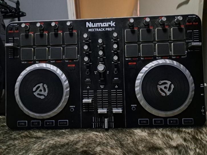 Numark Mixtrack Pro II – DJ Set compleet & werkend!, Muziek en Instrumenten, Dj-sets en Draaitafels, Zo goed als nieuw, Dj-set