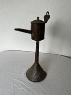 Oude Antieke Snotneus Olielamp Koperen Gehamerd Reliëf Lamp, Antiek en Kunst, Antiek | Koper en Brons, Ophalen of Verzenden, Koper