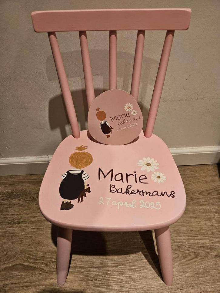 Gepersonaliseerd geboorte stoeltje, Kinderen en Baby's, Kinderkamer | Tafels en Stoelen, Nieuw, Stoel(en), Ophalen of Verzenden
