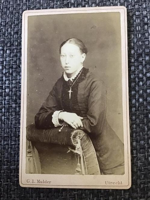 CDV, Vrouw, G.L. Mulder, Utrecht, Carte de Visite, Verzamelen, Foto's en Prenten, Gebruikt, Foto, Voor 1940, Ophalen of Verzenden