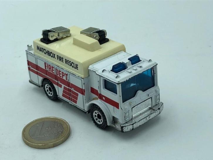 Mack Auxiliary Power Truck Fire Dept, Matchbox, Hobby en Vrije tijd, Modelauto's | Overige schalen, Gebruikt, Bus of Vrachtwagen