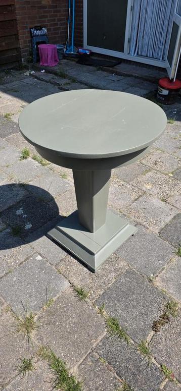 Brocante bij zettafel gekocht bij loods5 beschikbaar voor biedingen