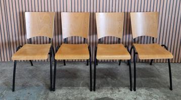 17 x Vintage schoolstoelen kantine stoelen vergaderstoelen  beschikbaar voor biedingen