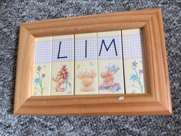 Koffer met letters om kindernamen te maken beschikbaar voor biedingen