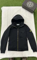 Stone Island Soft Shell-R jas regen windbreaker met badge, Kleding | Heren, Zwart, Ophalen of Verzenden, Maat 46 (S) of kleiner