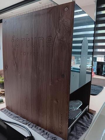 Koffiemachine apparaat koffie beschikbaar voor biedingen