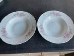 2 diepe porseleinen borden (Thun Czechoslovakia), Antiek en Kunst, Ophalen of Verzenden