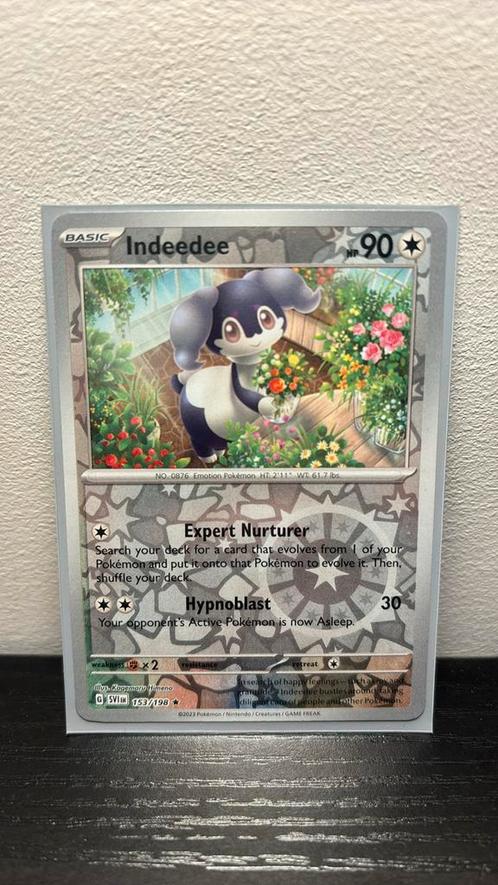 Indeedee 153/198 Scarlet & violer reverse holo pokemon rare, Hobby en Vrije tijd, Verzamelkaartspellen | Pokémon, Nieuw, Losse kaart
