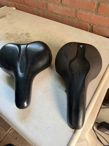 2x fiets zadel beschikbaar voor biedingen