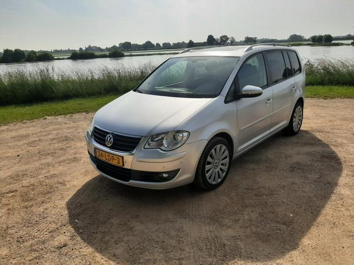 VW Touran AUTOMAAT Highline 1.4TSI 103KW open schuifdak 2010, Auto's, Volkswagen, Particulier, Touran, ABS, Airbags, Airconditioning