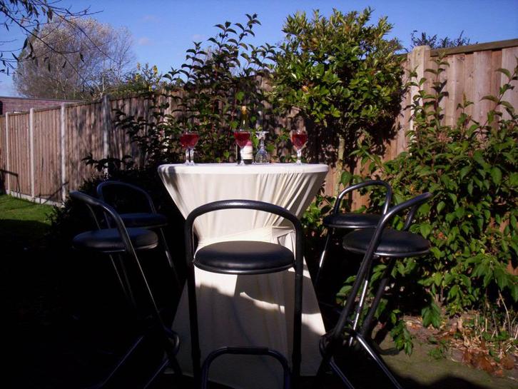 Barkrukken barkruk biertap kachel heater bbq Statafel stoel, Hobby en Vrije tijd, Feestartikelen | Verhuur, Zo goed als nieuw