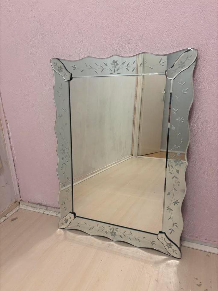 Grote spiegel met bloemmortief, Huis en Inrichting, Woonaccessoires | Spiegels, Zo goed als nieuw, 50 tot 75 cm, Minder dan 100 cm