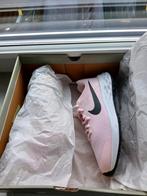 Nieuwe Nike Revolution 6 Roze Sneakers - Maat 35.5, Nike, Nieuw, Ophalen of Verzenden, Sneakers of Gympen