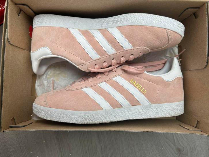 18 paar mooie dames schoenen van o.a. Adidas en Ralph Lauren, Kleding | Dames, Schoenen, Zo goed als nieuw, Sneakers of Gympen