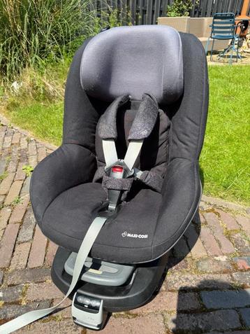 MaxiCosi Pearl autostoeltje (9-18 kg) + FamilyFix Base beschikbaar voor biedingen