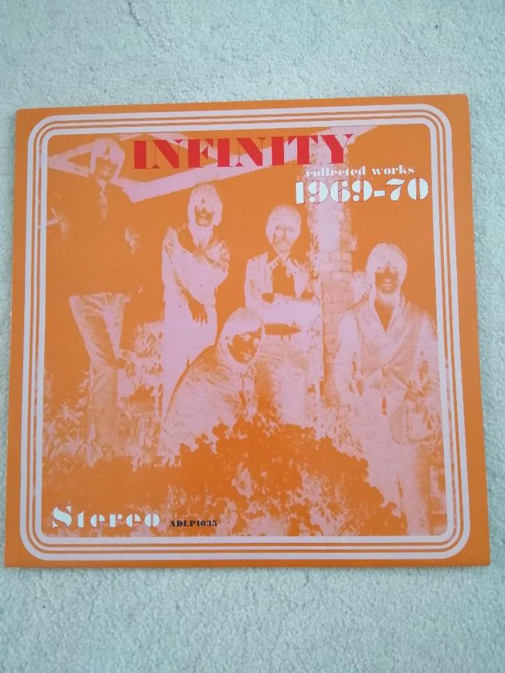 Lp psych INFINITY COLLECTED WORKS 1969-70, Cd's en Dvd's, Vinyl | Rock, Zo goed als nieuw, Poprock, 12 inch, Ophalen of Verzenden
