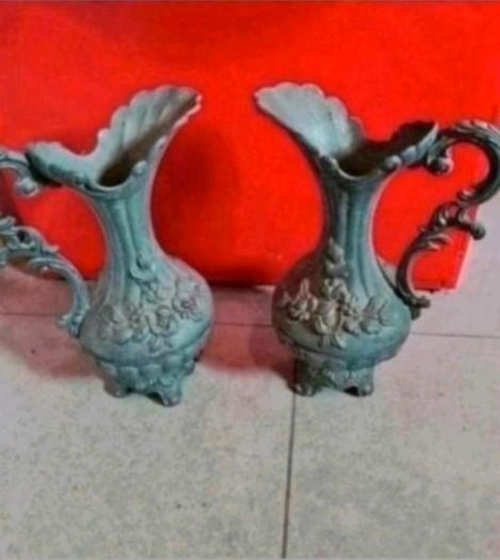Antieke kannen met bloemmotief -peltrato, Antiek en Kunst, Antiek | Vazen, Ophalen of Verzenden
