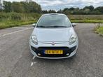 Fiat Punto 1.3 Multijet 62KW 3DR 2010 Wit. Luxe uitvoering, Auto's, Voorwielaandrijving, Euro 5, 4 cilinders, 400 kg