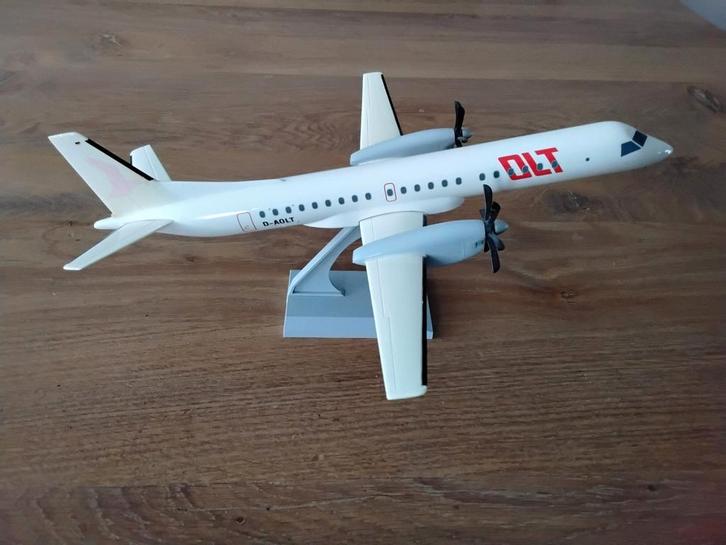 SAAB 2000 OLT Schaalmodel vliegtuig 1:80, Hobby en Vrije tijd, Modelbouw | Vliegtuigen en Helikopters, Zo goed als nieuw, Vliegtuig