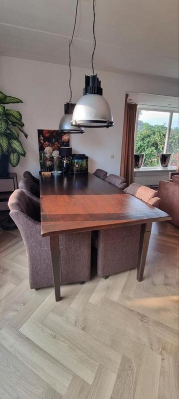 Koloniaals houten eettafel  beschikbaar voor biedingen