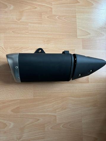 Originele uitlaat Yamaha R3 motor. R3 - Mt03 beschikbaar voor biedingen