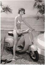 Vespa scooter met bikinidame, Verzenden, Nieuw, Motoren