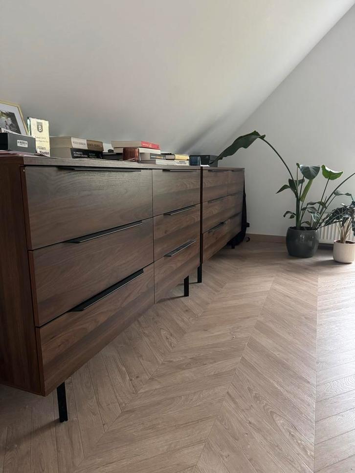 2x Made Damian ladekast - Walnoot - Zeer Goed!, Huis en Inrichting, Kasten | Dressoirs, Zo goed als nieuw, 100 tot 150 cm, 50 tot 75 cm